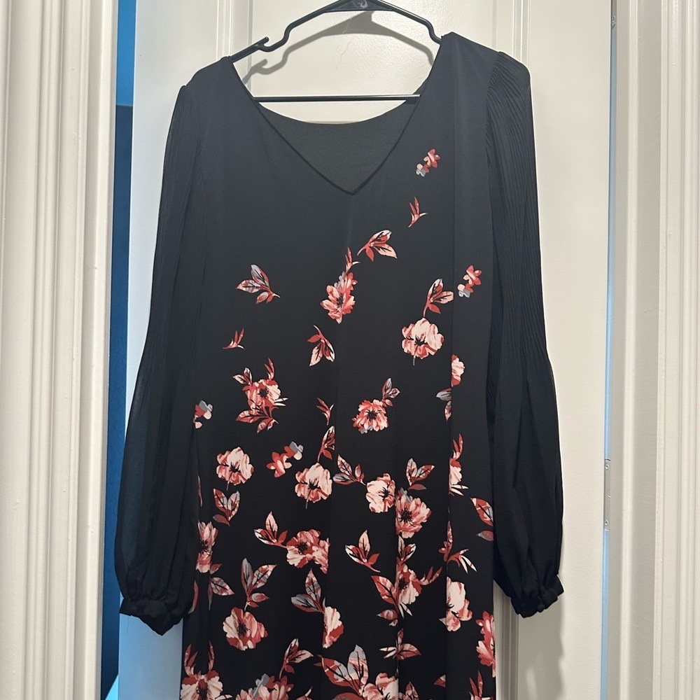 WHBM Black Floral Patterns Stretch Dress size L